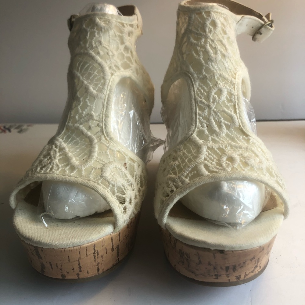 American Eagle - Lace - Corked Platforms - Size 9